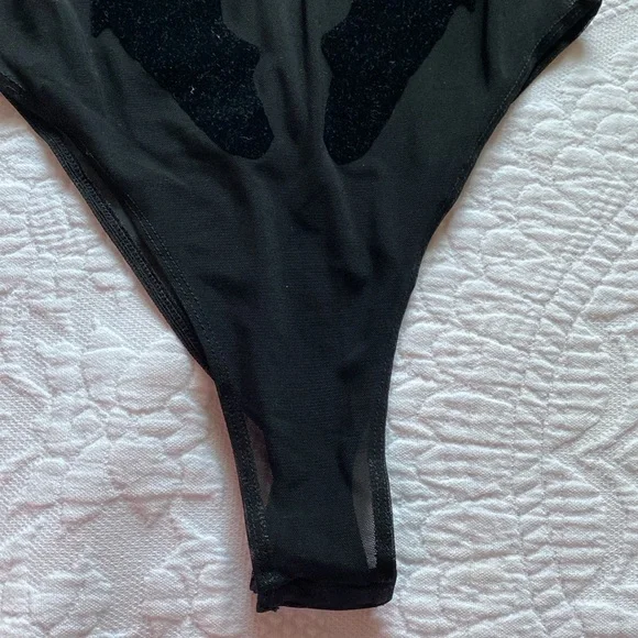 Body mesh. Black. Perfect for Halloween 🎃 - Picture 2 of 7